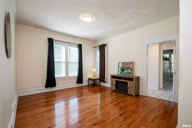 $275,000 | 1637 West Moss Avenue, Peoria, IL 61606