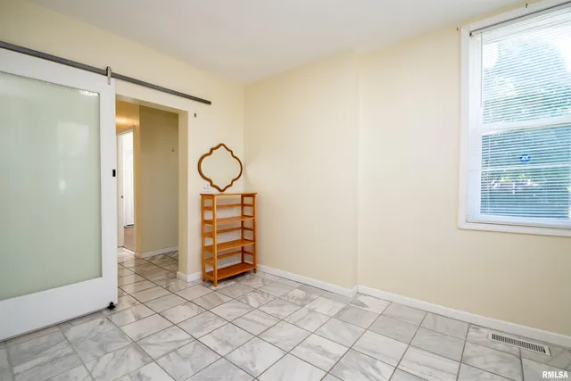 $275,000 | 1637 West Moss Avenue, Peoria, IL 61606