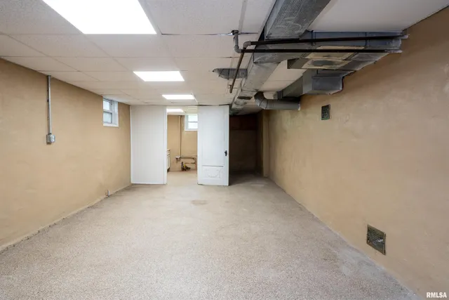 $275,000 | 1637 West Moss Avenue, Peoria, IL 61606