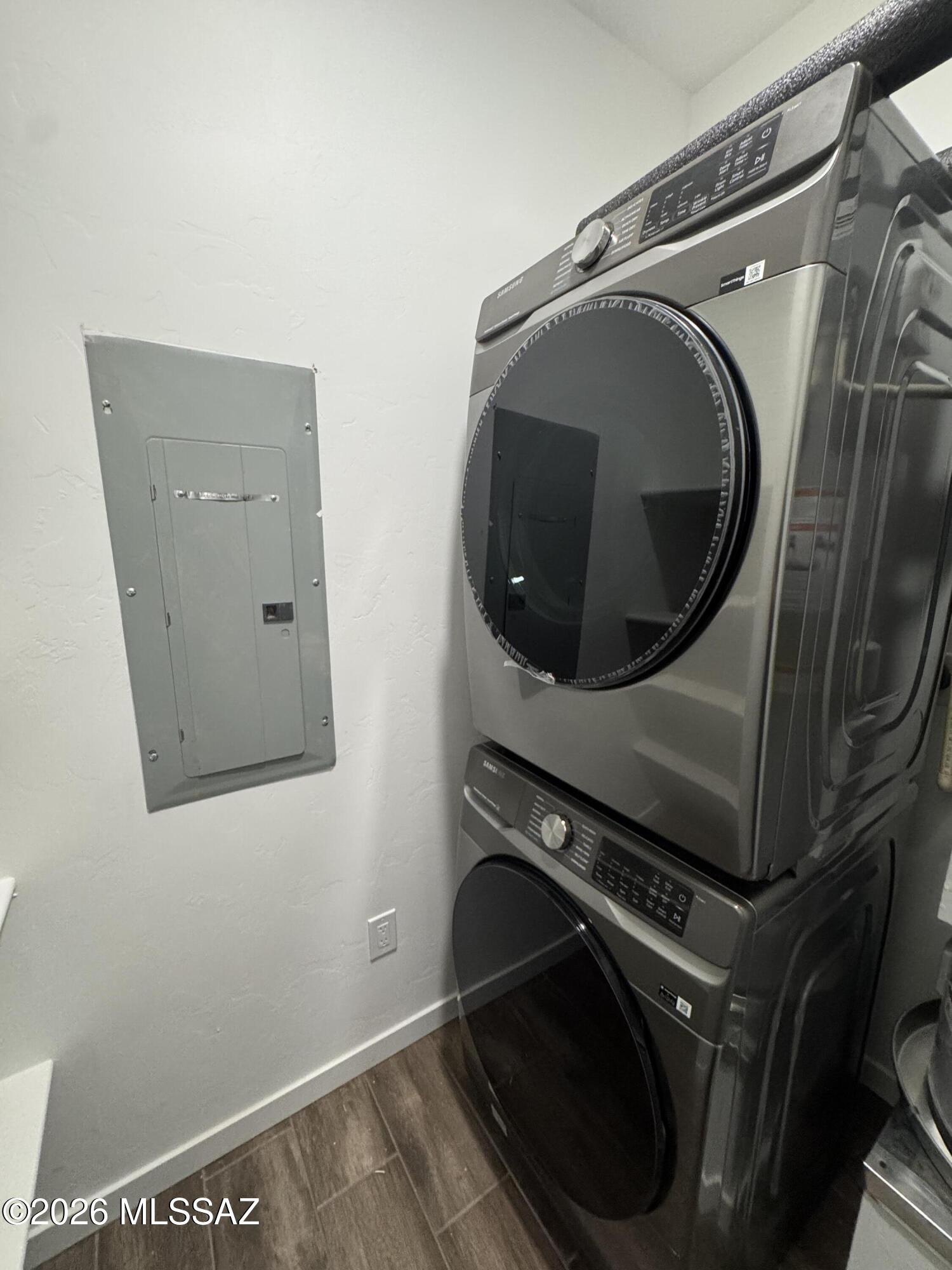 2130 North Ralph Avenue, Unit 1 Tucson, AZ 85712 - Photo 10 of 11 a utility room with dryer and washer