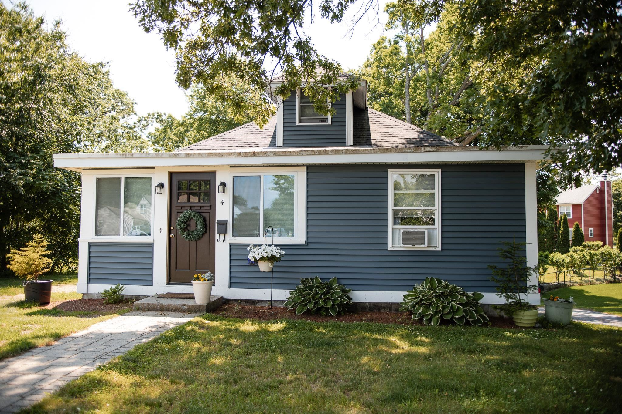 4 Troy Street Nashua, NH 03064 - Photo 2 of 21