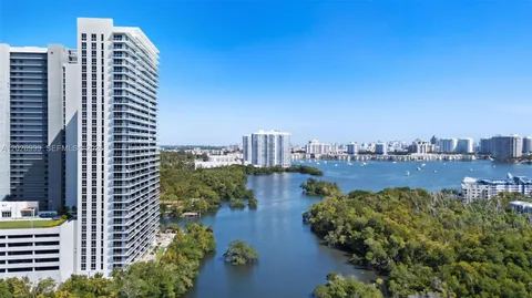 $629,900 | 16385 Biscayne Boulevard, Unit 1019, North Miami Beach, FL 33160