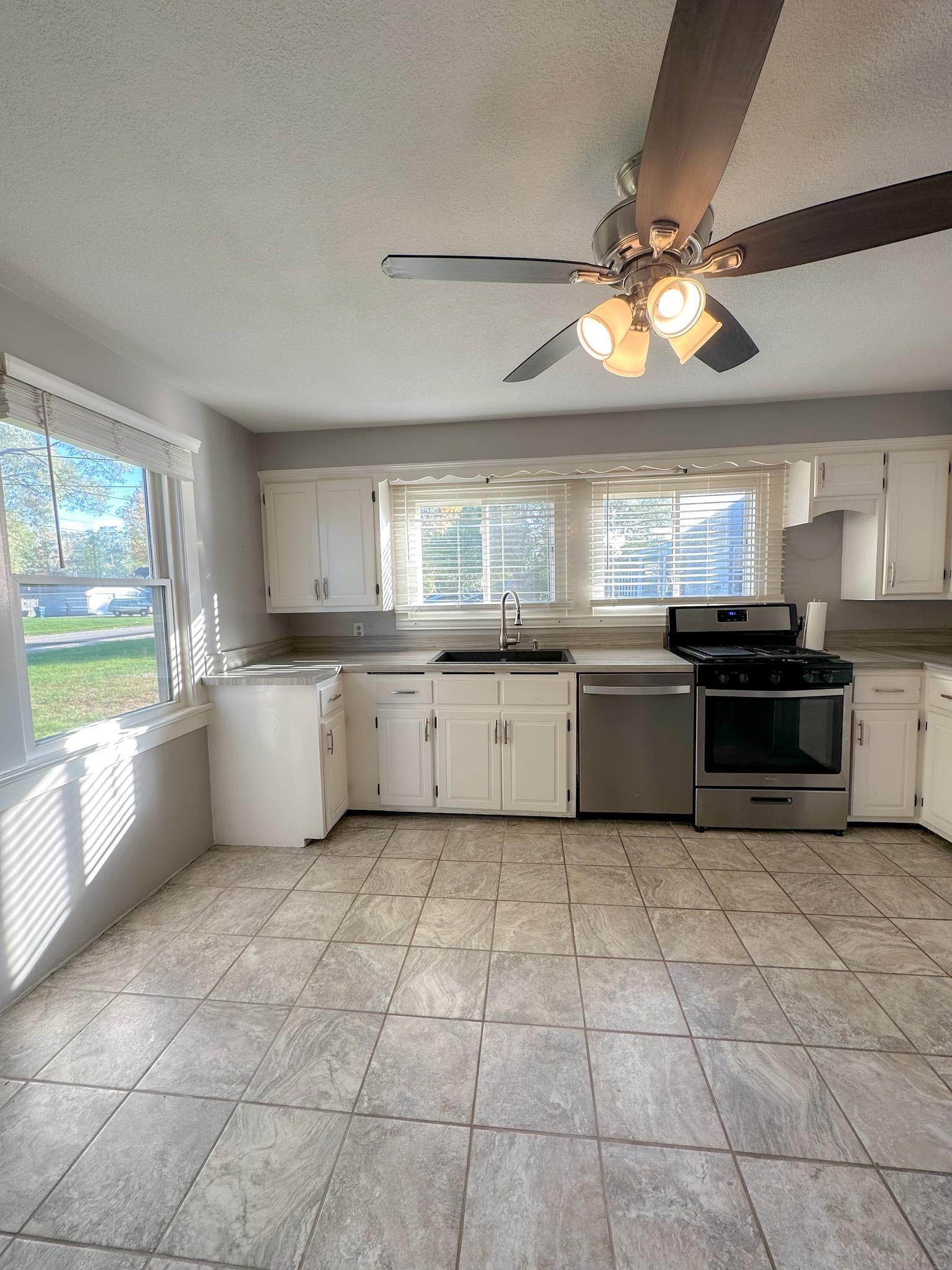 7218 Baer Road Fort Wayne, IN 46809 - Photo 3 of 20
