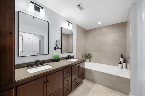 $900,000 | 850 Piedmont Avenue Northeast, Unit 3318, Atlanta, GA 30308