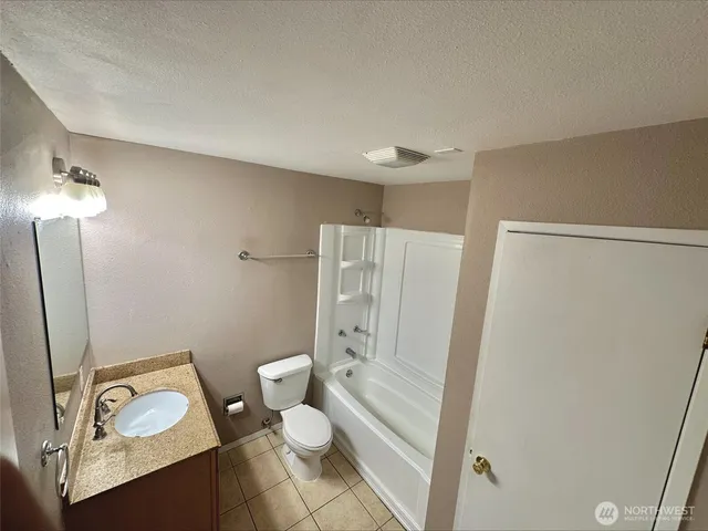 $1,500 | 6105 North 16th Street, Unit N103, Tacoma, WA 98406