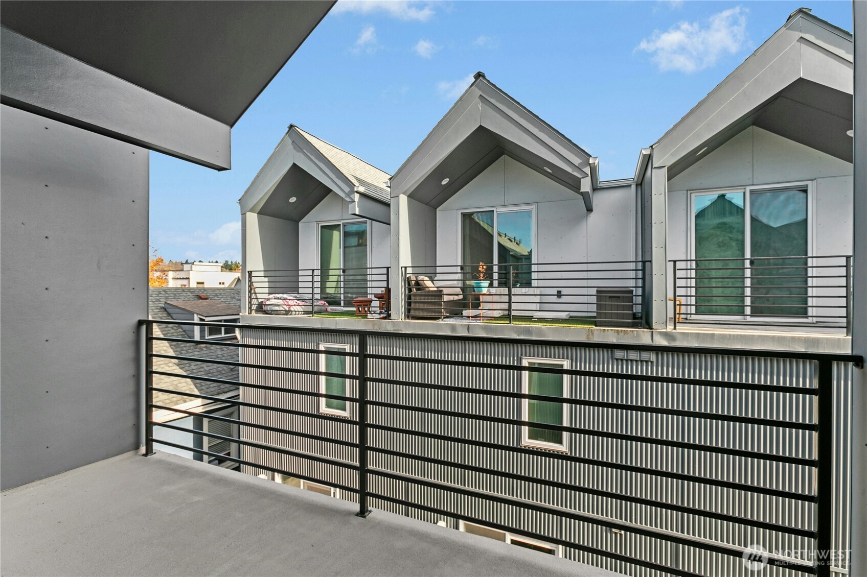 6641 Carleton Avenue South, Unit B Seattle, WA 98108 - Photo 22 of 33 a view of outdoor space and yard