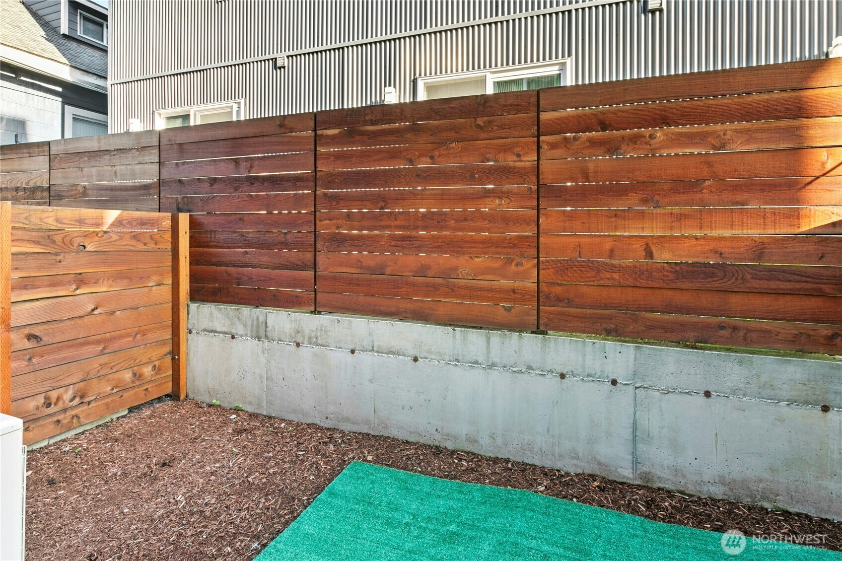 6641 Carleton Avenue South, Unit B Seattle, WA 98108 - Photo 27 of 33 a view of a pathway
