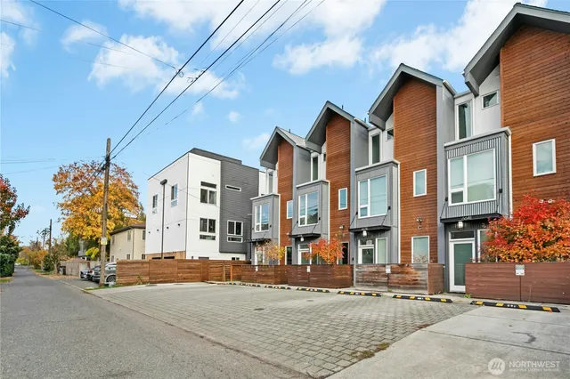 $635,000 | 6641 Carleton Avenue South, Unit B, Seattle, WA 98108