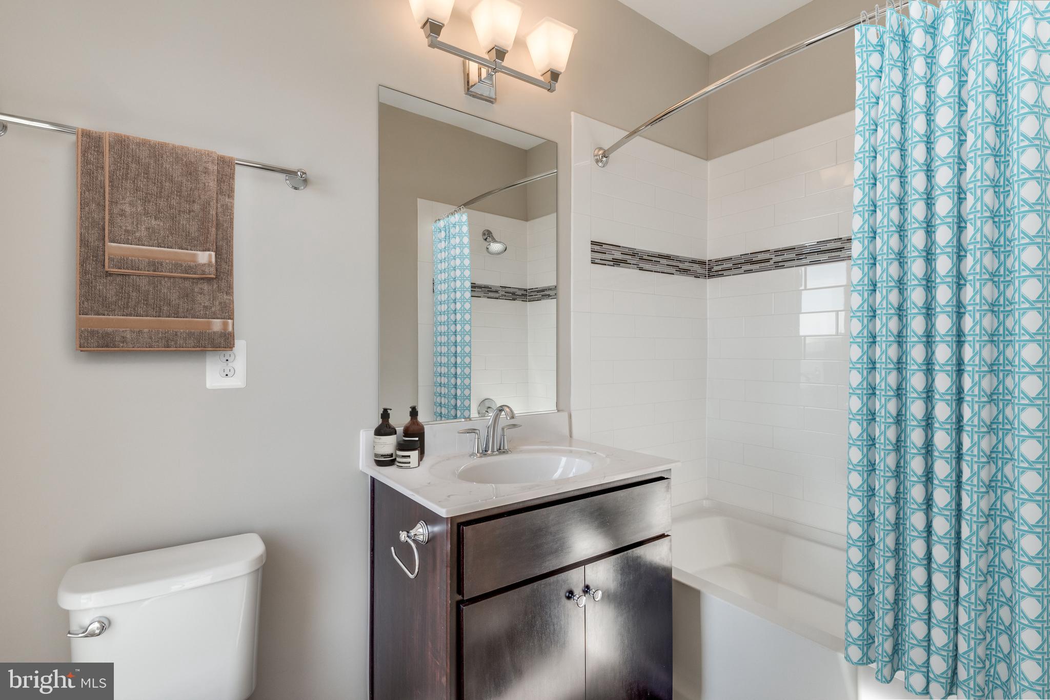 22871 Emberbrook Circle Brambleton, VA 20148 - Photo 32 of 50 Secondary bathroom on third floor with tub