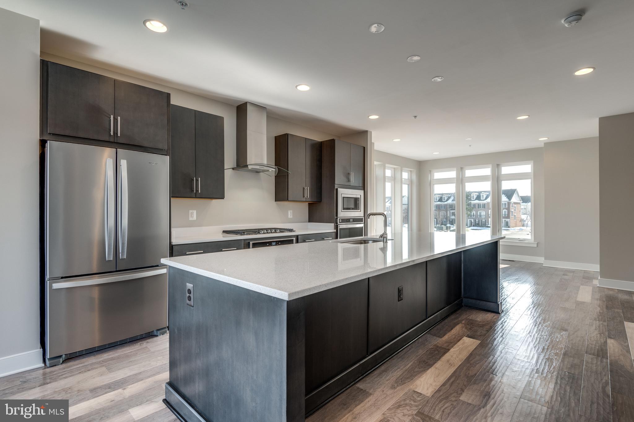 22871 Emberbrook Circle Brambleton, VA 20148 - Photo 10 of 50 Kitchen