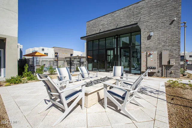 $1,794 | 9700 South Central Avenue, Unit 1, Phoenix, AZ 85042