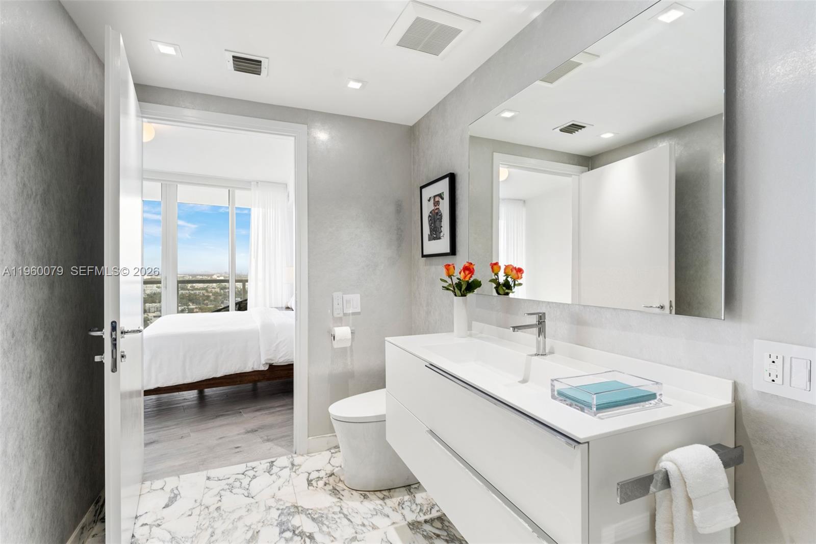 450 Alton Road, Unit 2806 Miami Beach, FL 33139 - Photo 21 of 39