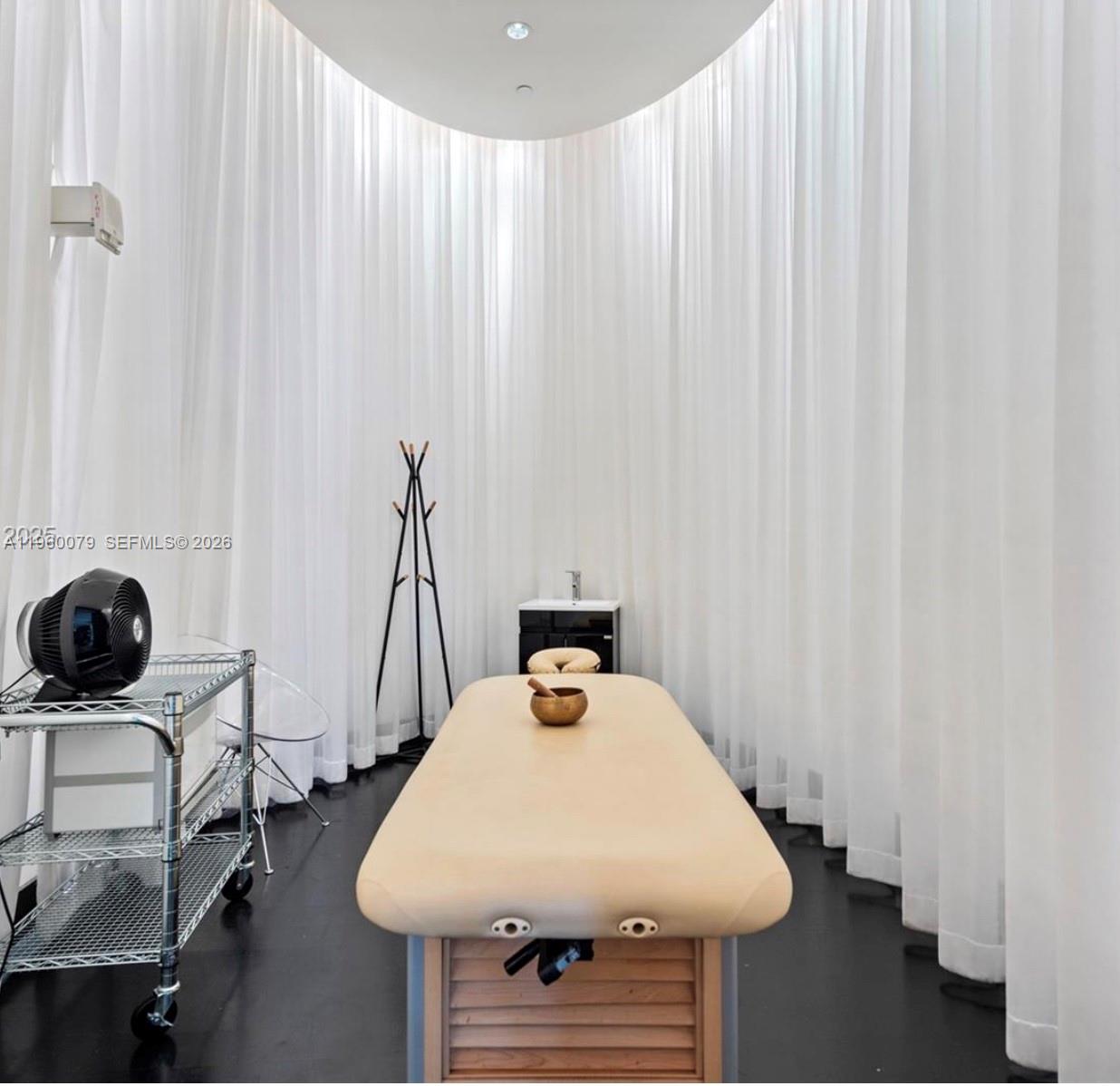 450 Alton Road, Unit 2806 Miami Beach, FL 33139 - Photo 29 of 39