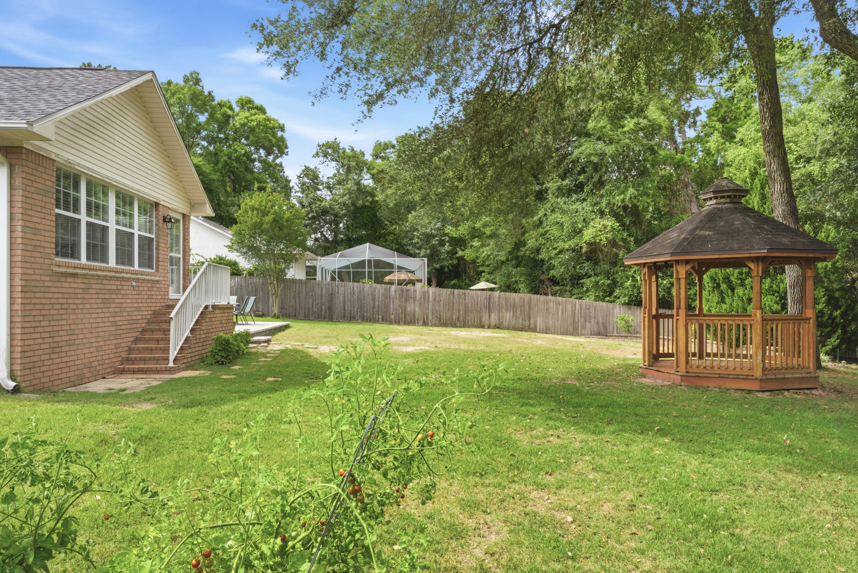 6032 Forest Green Road Pensacola, FL 32505 - Photo 29 of 37 Large Backyard