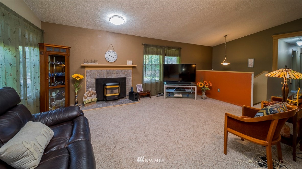 21716 4th Avenue West Bothell, WA 98021 - Photo 5 of 15