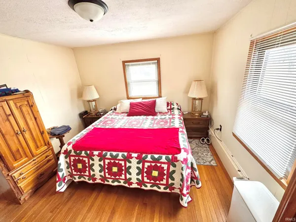 $195,000 | 533 Grayton Road, Kingsford Heights, IN 46346