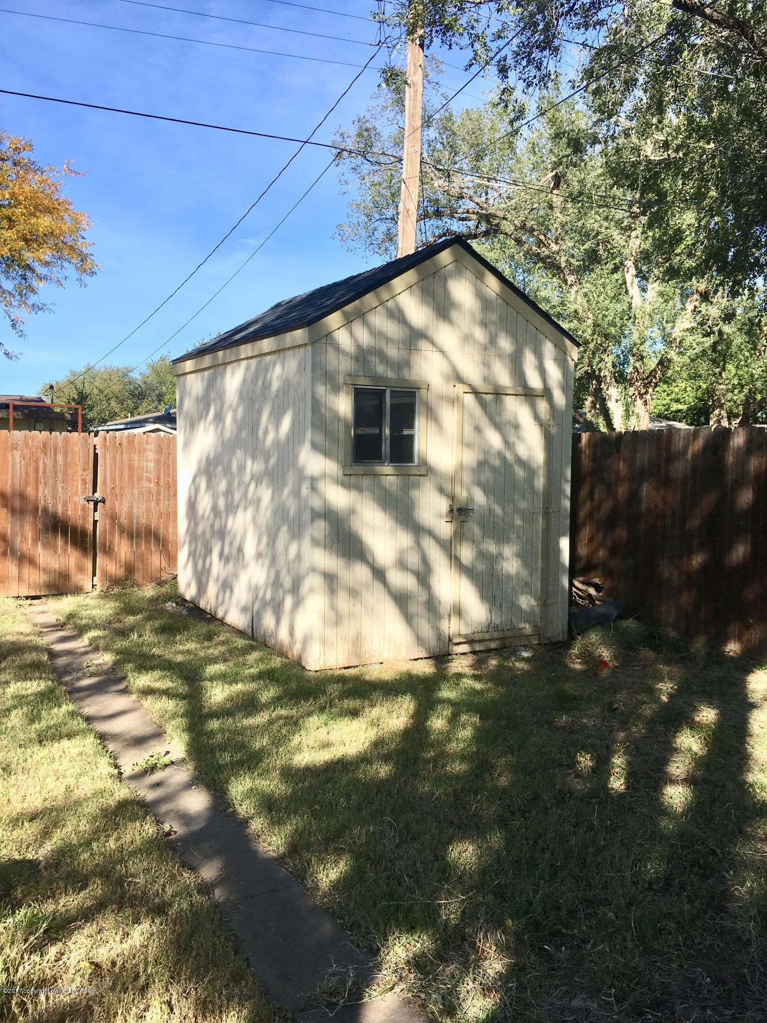 3604 South Rusk Street Amarillo, TX 79109 - Photo 15 of 17 Storage shed