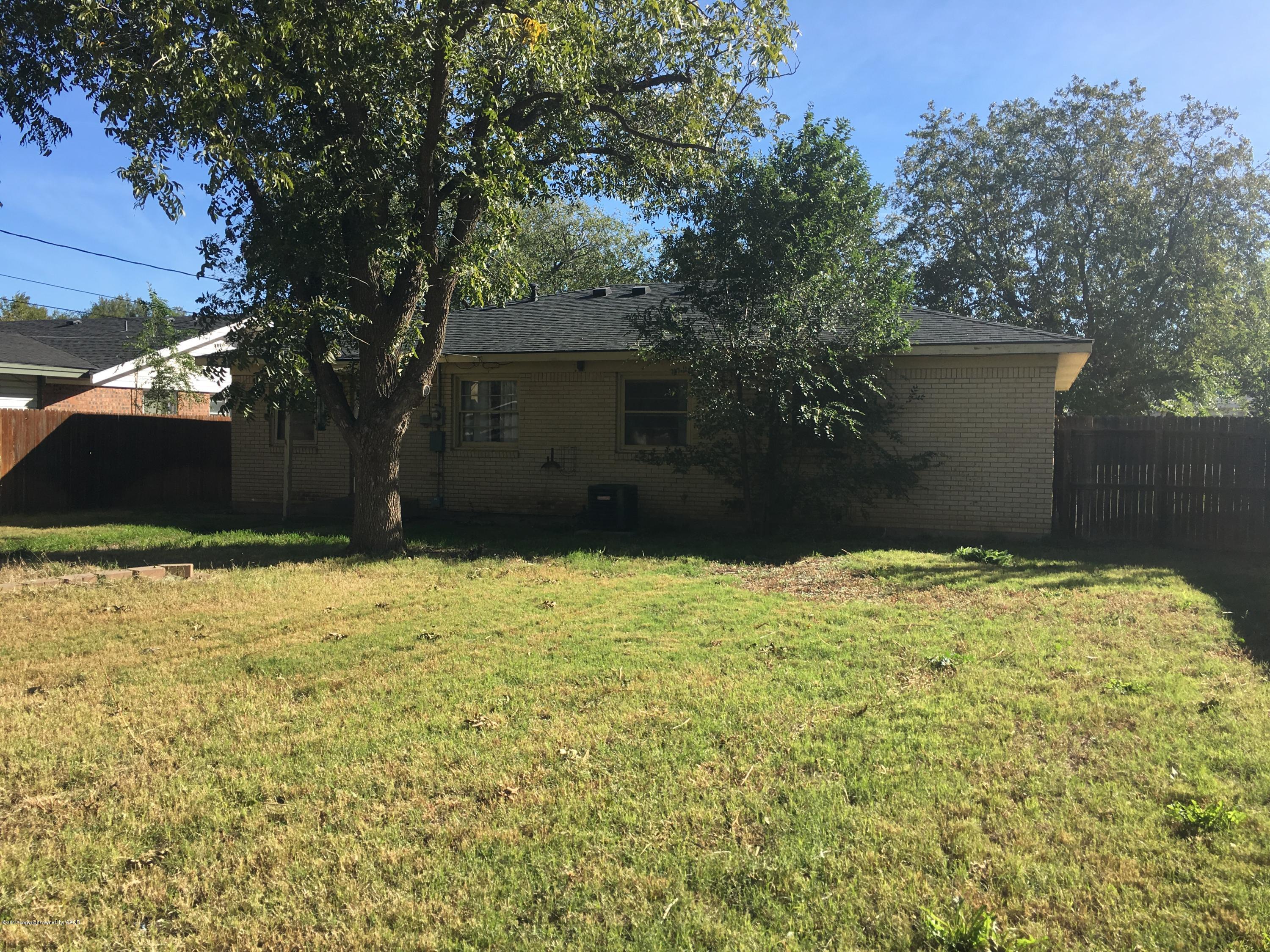 3604 South Rusk Street Amarillo, TX 79109 - Photo 16 of 17 Large backyard