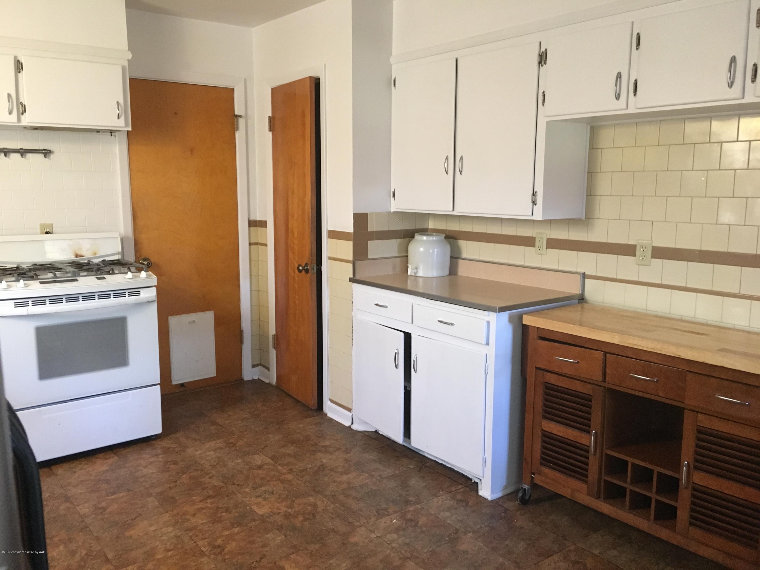 3604 South Rusk Street Amarillo, TX 79109 - Photo 7 of 17 Kitchen