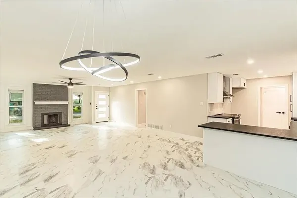 $2,400 | 4112 Barnsley Court, Arlington, TX 76016