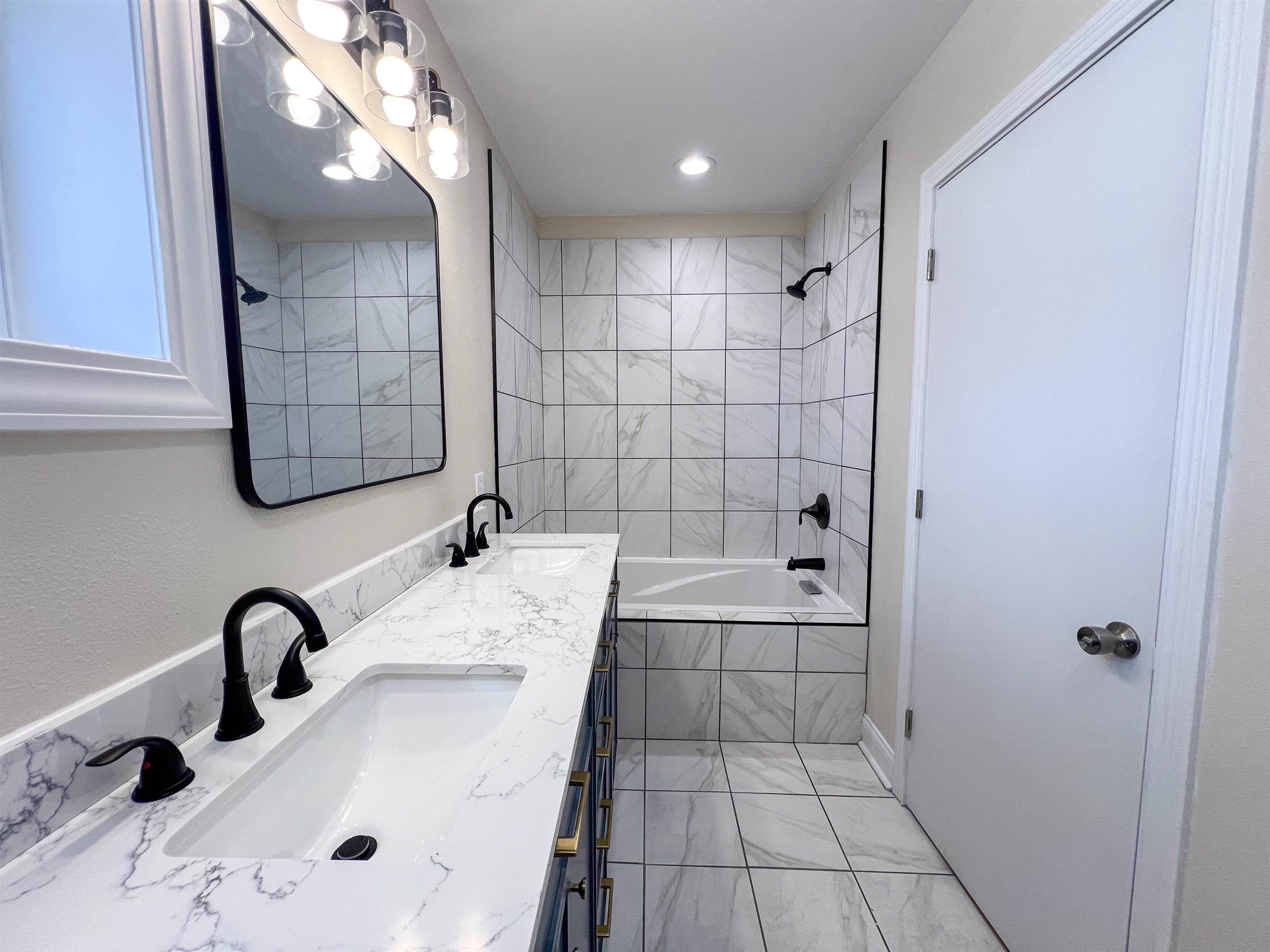 1222 South 7th Prairie du Chien, WI 53821 - Photo 13 of 36