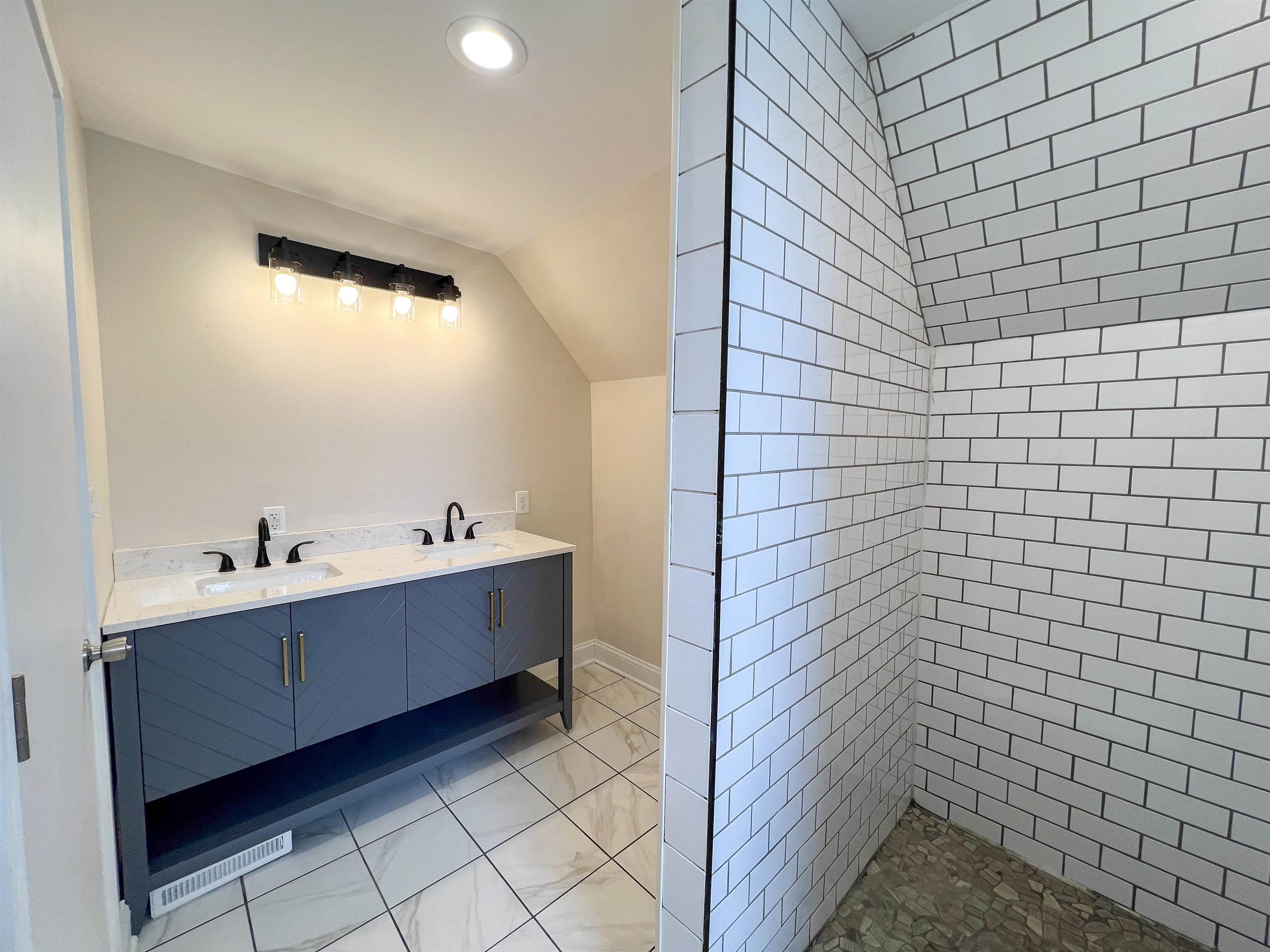 1222 South 7th Prairie du Chien, WI 53821 - Photo 20 of 36