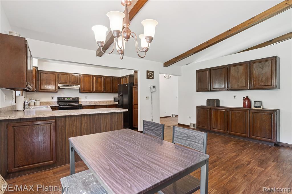 3200 Patterson Lake Road Pinckney, MI 48169 - Photo 7 of 46
