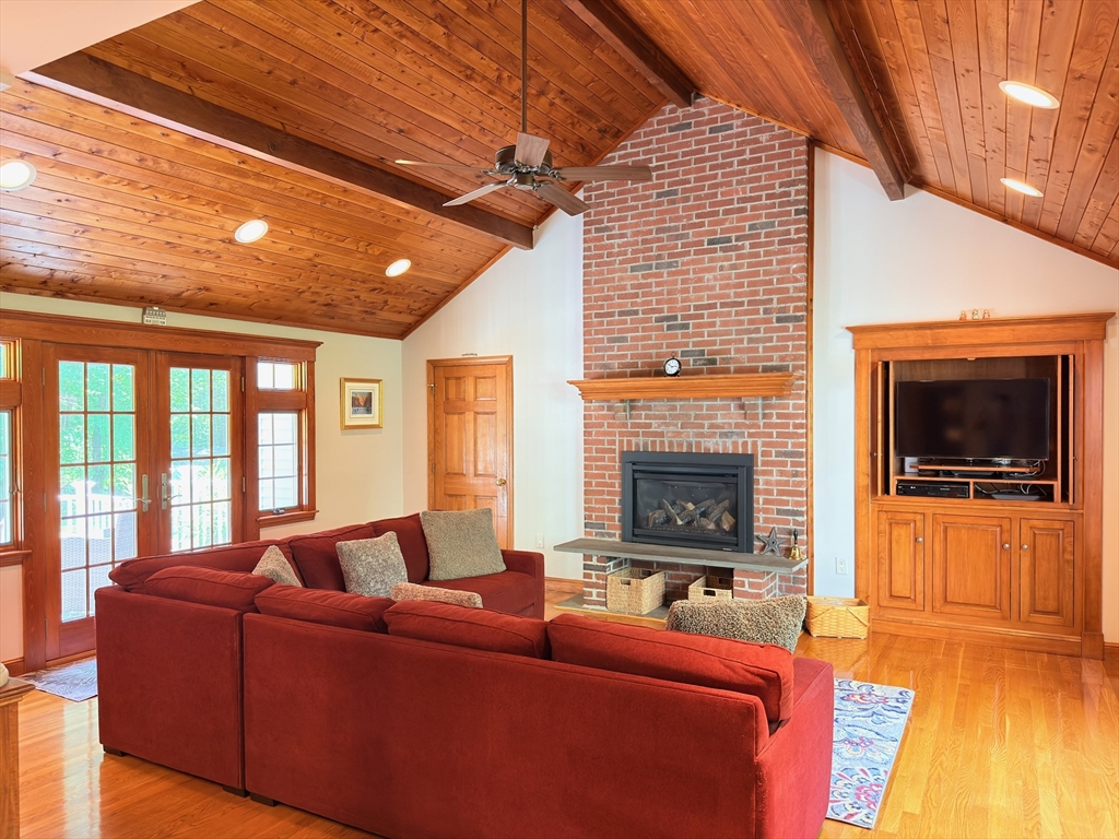 19 Bubbling Brook Road Walpole, MA 02081 - Photo 3 of 32