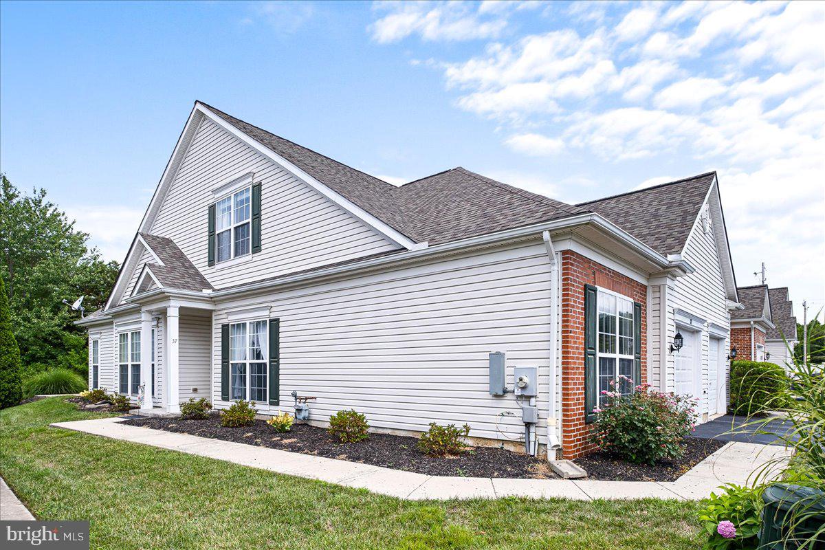 37 Jester Street Bear, DE 19701 - Photo 3 of 55 Beautiful Homefront