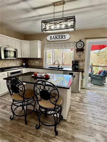 $425,000 | 3713 Blairwood Street, High Point, NC 27265