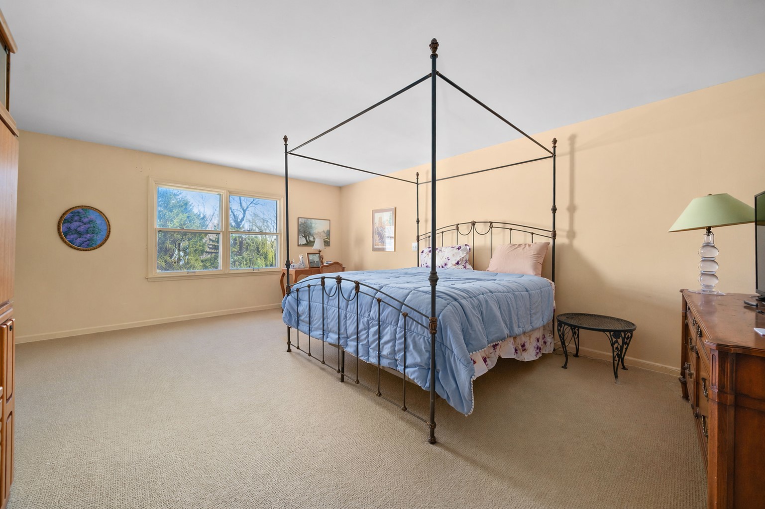 37 Forest Hills Road Lake Bluff, IL 60044 - Photo 26 of 52 a bedroom with a bed and a window