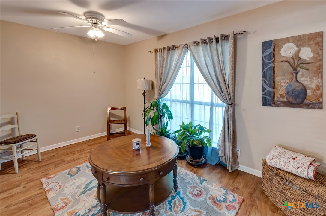 3403 East Rio Grande Street Victoria, TX 77901 - Photo 33 of 41 a room with furniture and a potted plant