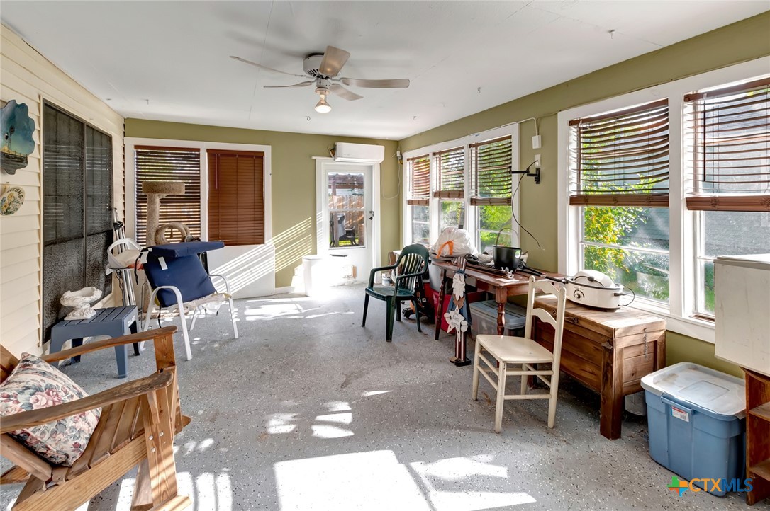 3403 East Rio Grande Street Victoria, TX 77901 - Photo 34 of 41 a living room with furniture and a large window