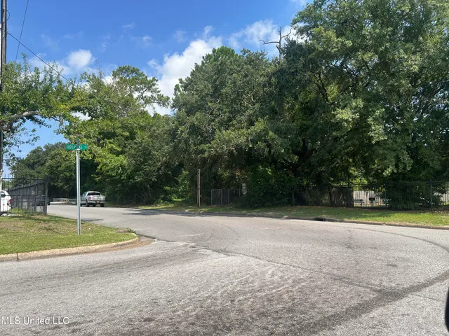 $250,000 | 0 Bartlett Avenue, Pascagoula, MS 39567