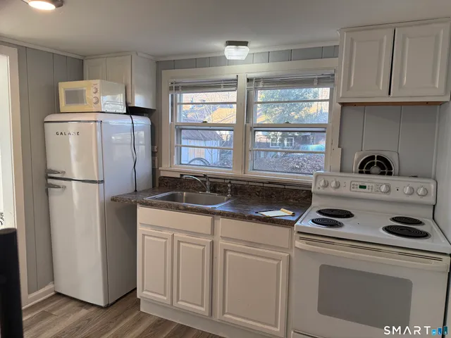 $1,200 | 106 Wall Street, Madison, CT 06443