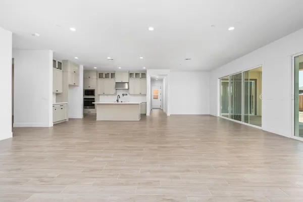 $890,472 | 8388 Iron Creek Drive, Friant, CA 93626