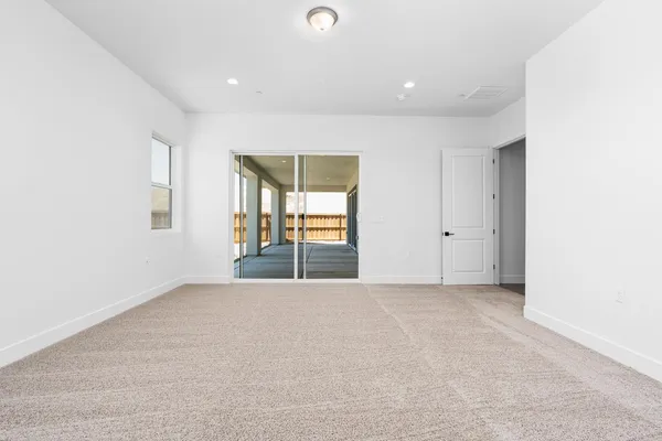 $890,472 | 8388 Iron Creek Drive, Friant, CA 93626