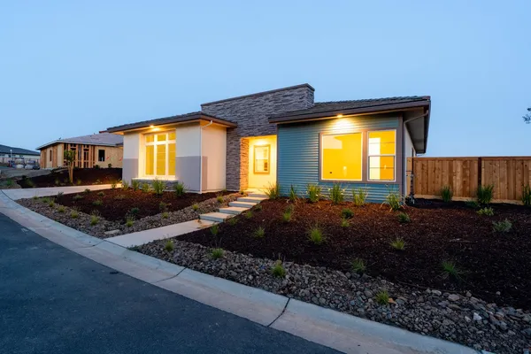 $890,472 | 8388 Iron Creek Drive, Friant, CA 93626