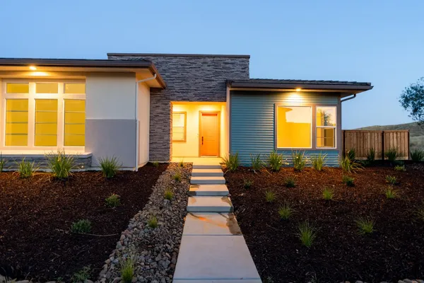 $890,472 | 8388 Iron Creek Drive, Friant, CA 93626