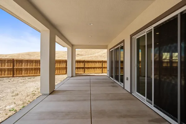 $890,472 | 8388 Iron Creek Drive, Friant, CA 93626