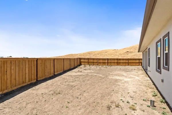 $890,472 | 8388 Iron Creek Drive, Friant, CA 93626