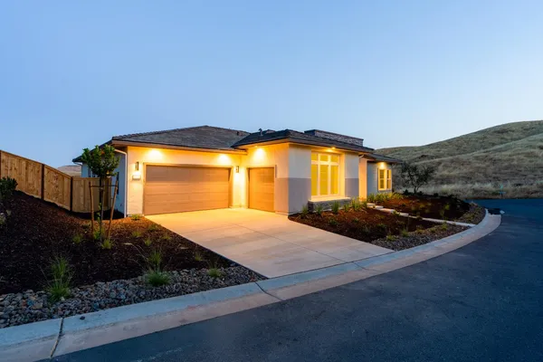 $890,472 | 8388 Iron Creek Drive, Friant, CA 93626