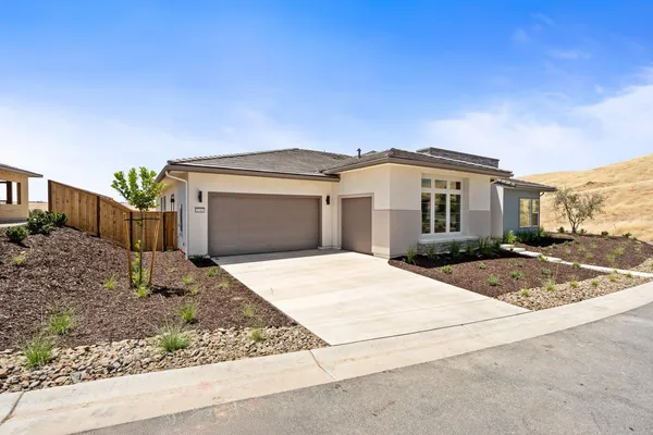$890,472 | 8388 Iron Creek Drive, Friant, CA 93626