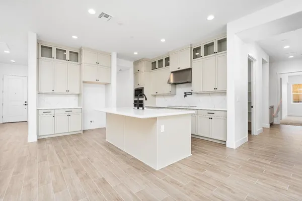 $890,472 | 8388 Iron Creek Drive, Friant, CA 93626