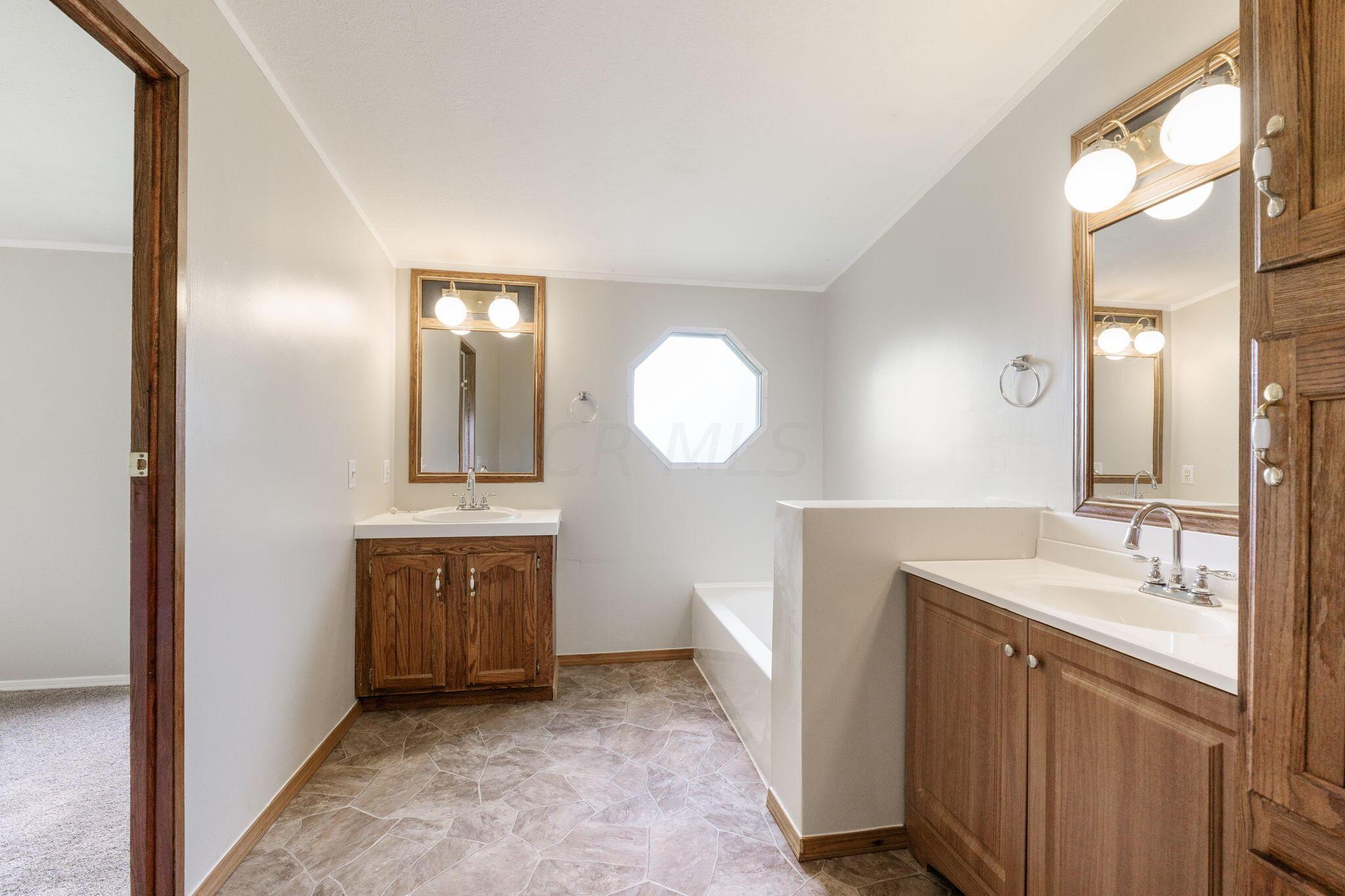 963 Bowtown Road Delaware, OH 43015 - Photo 32 of 56 963 Bowtown Rd(Interior)-28