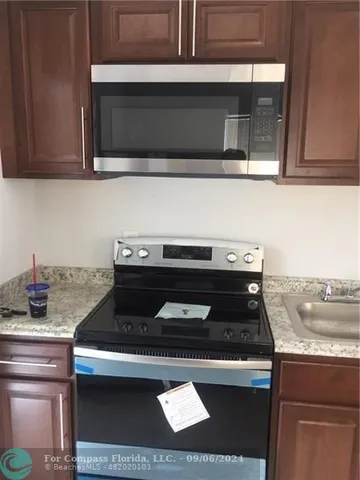 $1,700 | 1416 West 31st Street, Riviera Beach, FL 33404