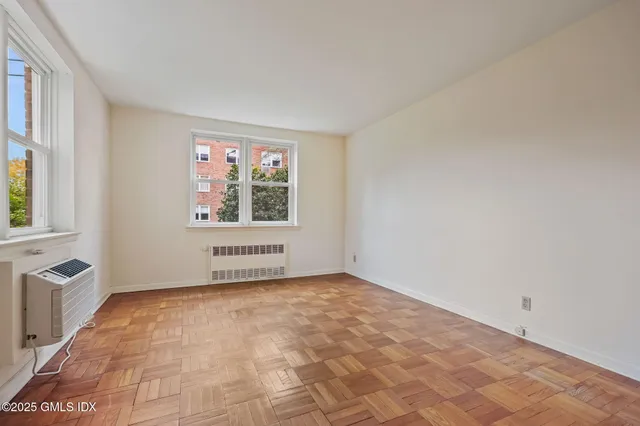 $679,000 | 4 Putnam Hill Road, Unit 1C, Greenwich, CT 06830