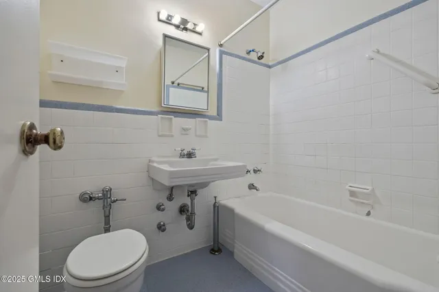 $679,000 | 4 Putnam Hill Road, Unit 1C, Greenwich, CT 06830