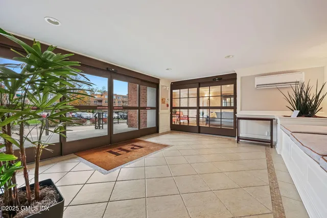 $679,000 | 4 Putnam Hill Road, Unit 1C, Greenwich, CT 06830