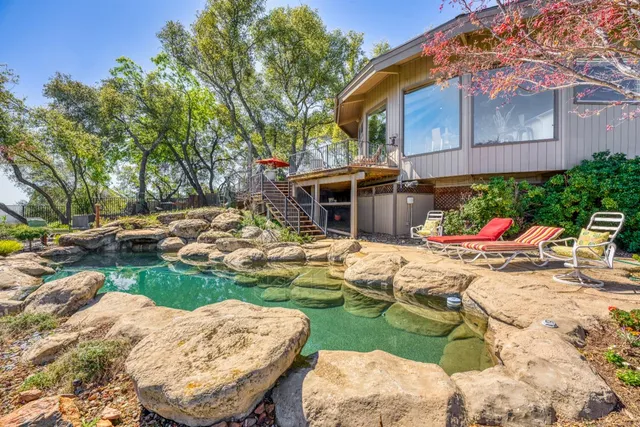 a view of an ocean view